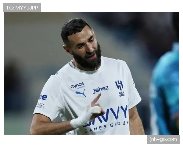 本泽马破解顶级防线的战术分析