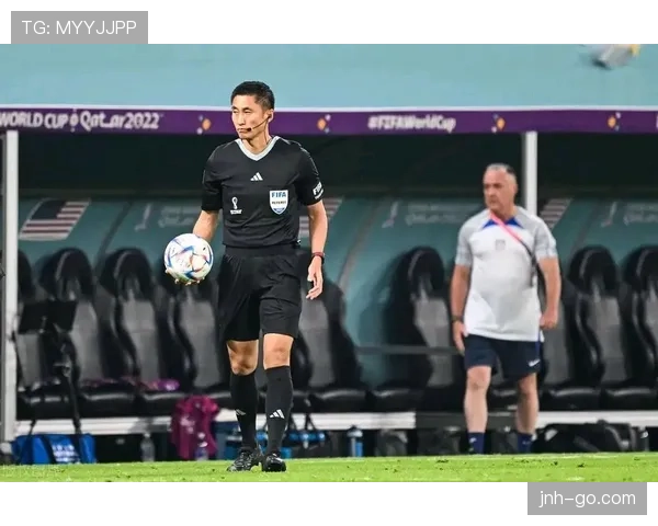 第四官员在比赛中的职责有哪些规则限制和操作细节解读