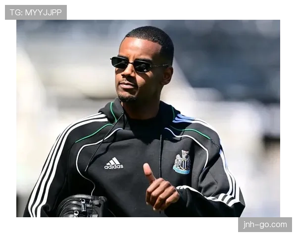 伊萨克与努涅斯：稳定输出型与冲击型前锋模板对比