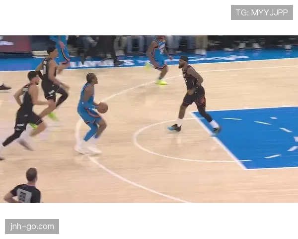 杰伦·威廉姆斯挡拆带动进攻效率提升显著，拉开与队友得分差距